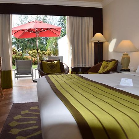 Holiday Inn Resort Penang 峇都丁宜 外观 照片